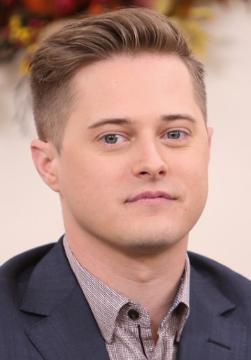 Lucas Grabeel / Mgła (Kyle Nimbus) / Operator sterowca