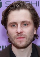 Sverrir Gudnason / Młody Willis