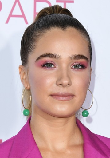 Haley Lu Richardson / Twila