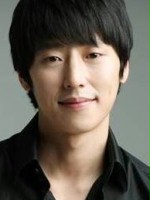 Yeong-Hoon Kim / Szef sekcji Jeong