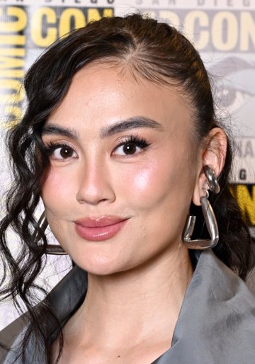 Agnez Mo / Lila Hoth