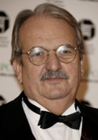 Simon Channing Williams / 