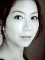 Zoé Doyle / Doktor Phoebe Chan