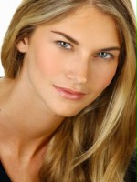 Gina Busch / Laura