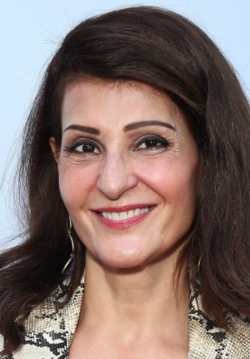 Nia Vardalos / Madame Levine