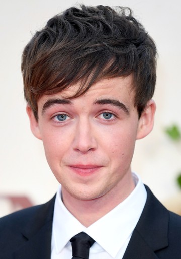 Alex Lawther / Tibby Schlegel