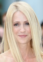 Kelly Rowan / Annie Tarrant