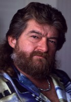 Joe Eszterhas / 