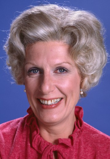 Nancy Marchand / Livia Soprano
