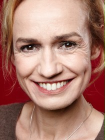 Sandrine Bonnaire / &Eacute;l&eacute;onore Dewitt