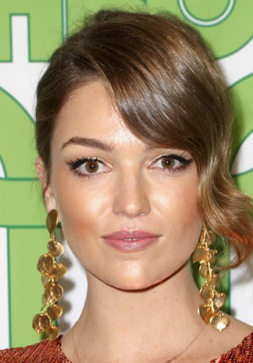 Lili Simmons / Claudia &quot;Claud&quot; Flynn
