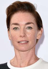 Julianne Nicholson 