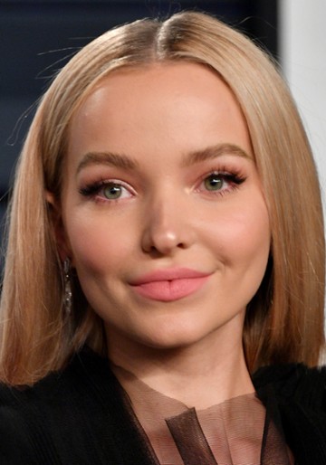 Dove Cameron / Betsy