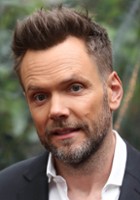 Joel McHale / Johnny Cage