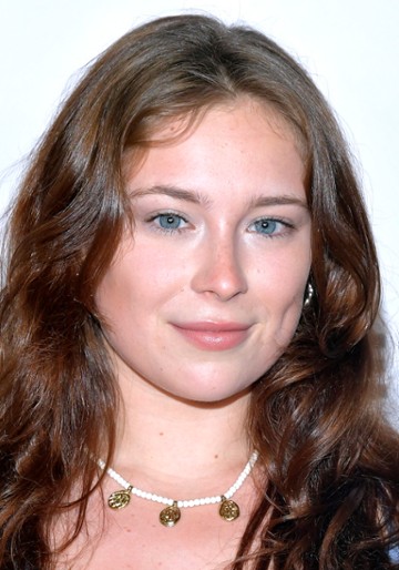 Mina Sundwall / Penny Robinson