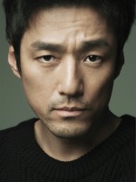 Jin-hee Ji / Pułkownik Min-Ho Choi
