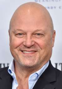 Michael Chiklis 