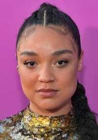 Aisha Dee 
