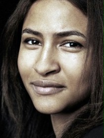 Léonie Simaga / Sarah