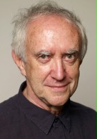 Jonathan Pryce / Pułkownik Fitz