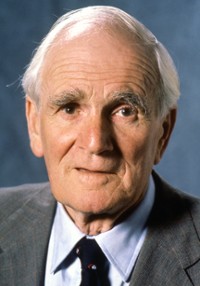 Desmond Llewelyn