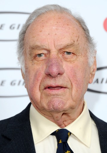 Geoffrey Palmer / Kapitan Hardaker