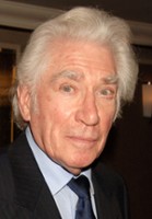 Frank Finlay / Kapitan Mans