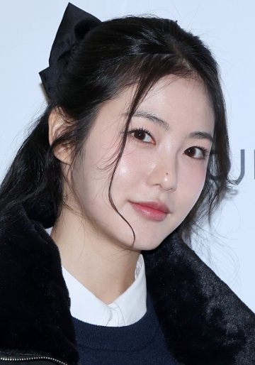 Ye-eun Shin / Młoda Yeon-ji Park