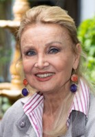 Barbara Bouchet / Birgit, babcia Claudii