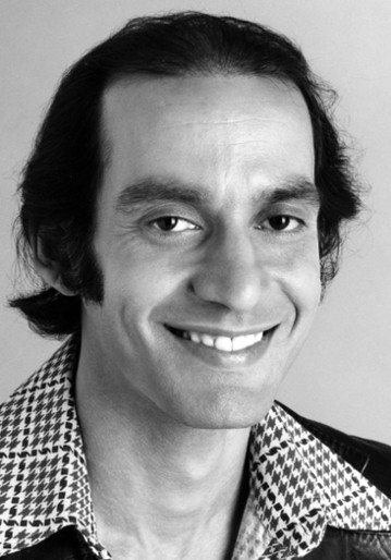 Gregory Sierra / Porucznik Lou Rodriguez