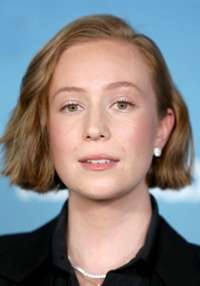 Hannah Einbinder 