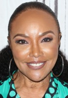 Lynn Whitfield / Linda