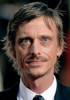 Mackenzie Crook / Kardynał