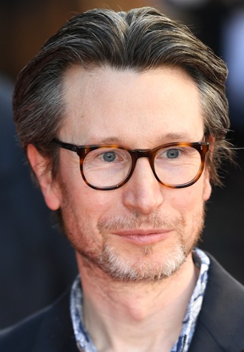 Jonathan Aris / Raymond Galt