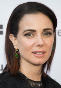 Mia Kirshner 