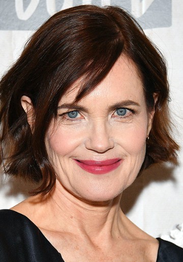 Elizabeth McGovern / Helen Brown