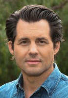 Kristoffer Polaha / Przystojny mężczyzna