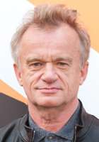 Dominique Pinon