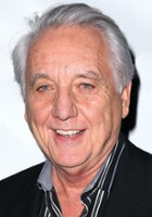 Bob Gunton / Ojciec Ezra