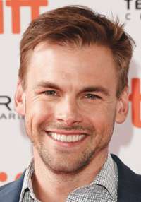 Tommy Dewey 
