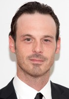 Scoot McNairy / Don