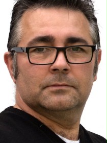 Stephen Hawke / Funkcjonariusz policji
