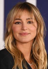 Hassie Harrison 
