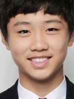 Hyeong-seok Lee / Won-jae, syn chorujący na rzadką chorobę