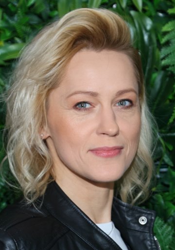 Lea Oleksiak / Doktor Anna Reiter