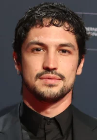 Gabriel Leone 
