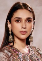 Aditi Rao Hydari / Sheena