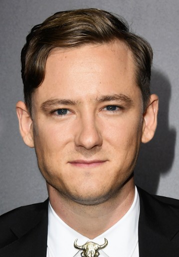 Lewis Pullman / Calvin