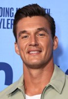 Tyler Cameron / Brett