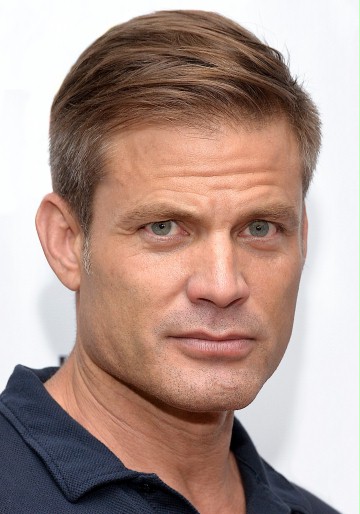 Casper Van Dien / Porucznik Steven Albright